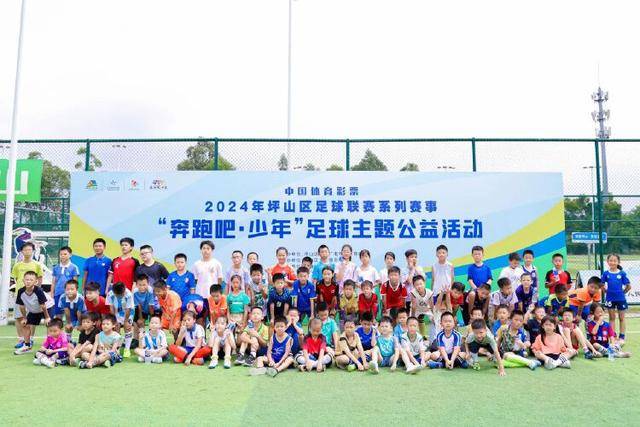 胡梅尔斯：罗德里每场的表现都让我印象深刻，他就是6号位典范